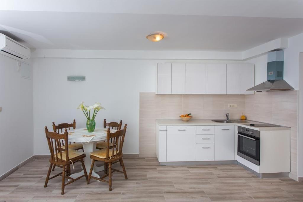 Apartments Anka Trsteno Kültér fotó